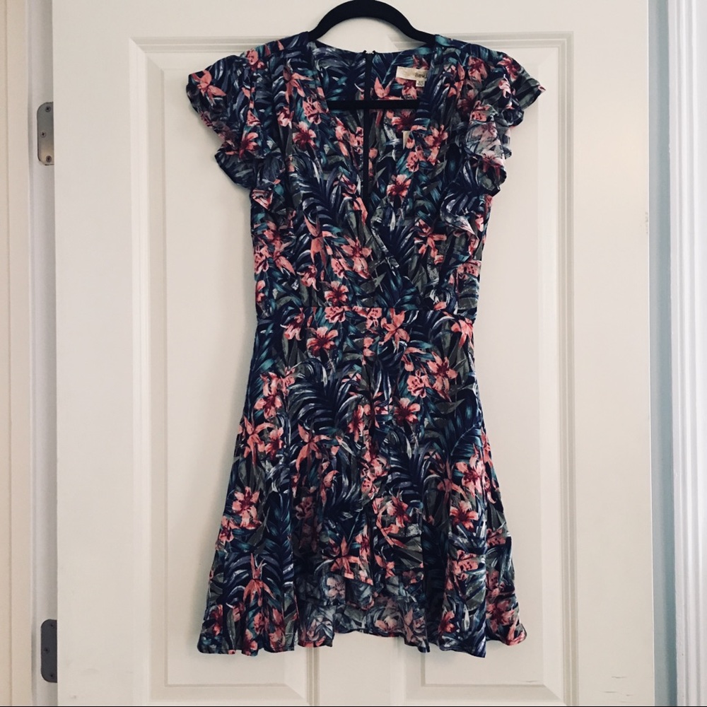 🔖NWT 🌺Tropical Flower Printed Romper🌺